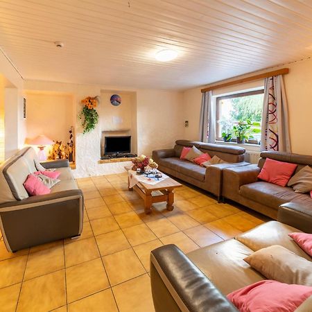 Wonderful Holiday Home In Montleban With Sauna Exteriör bild