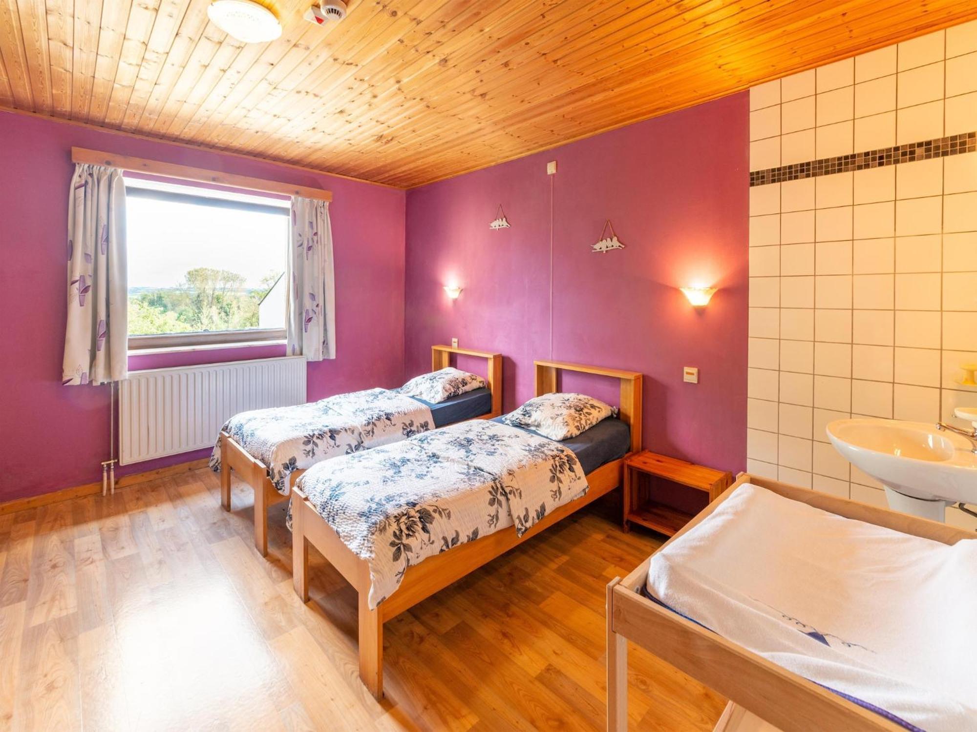 Wonderful Holiday Home In Montleban With Sauna Exteriör bild