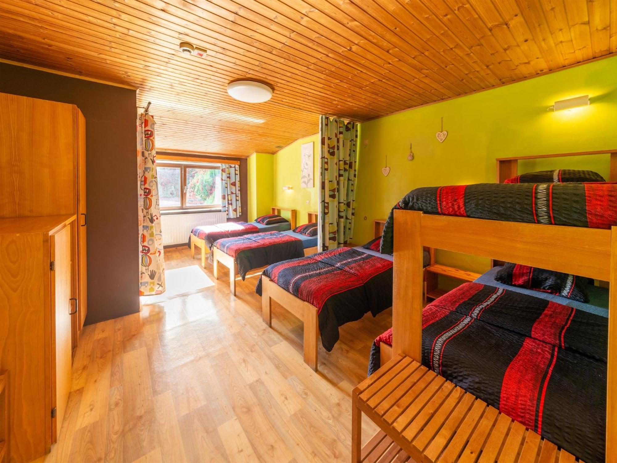 Wonderful Holiday Home In Montleban With Sauna Exteriör bild