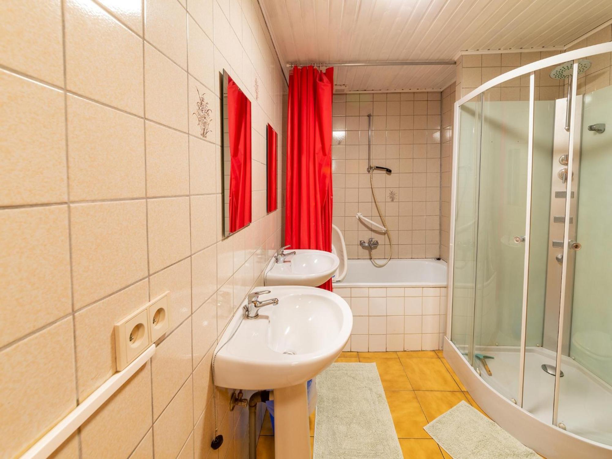 Wonderful Holiday Home In Montleban With Sauna Exteriör bild