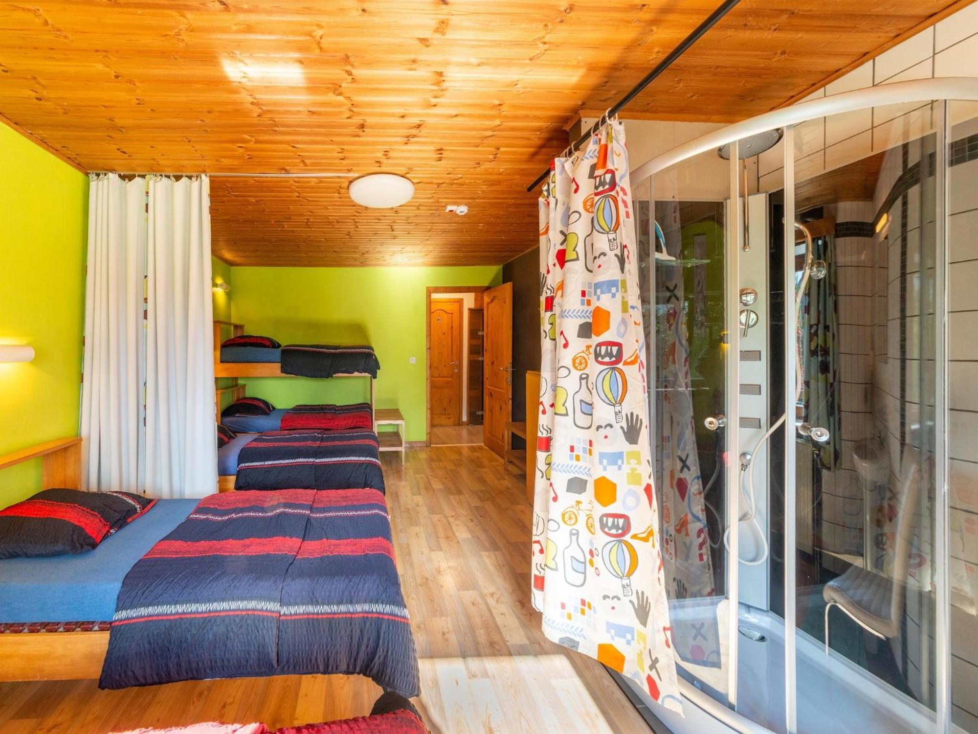 Wonderful Holiday Home In Montleban With Sauna Exteriör bild