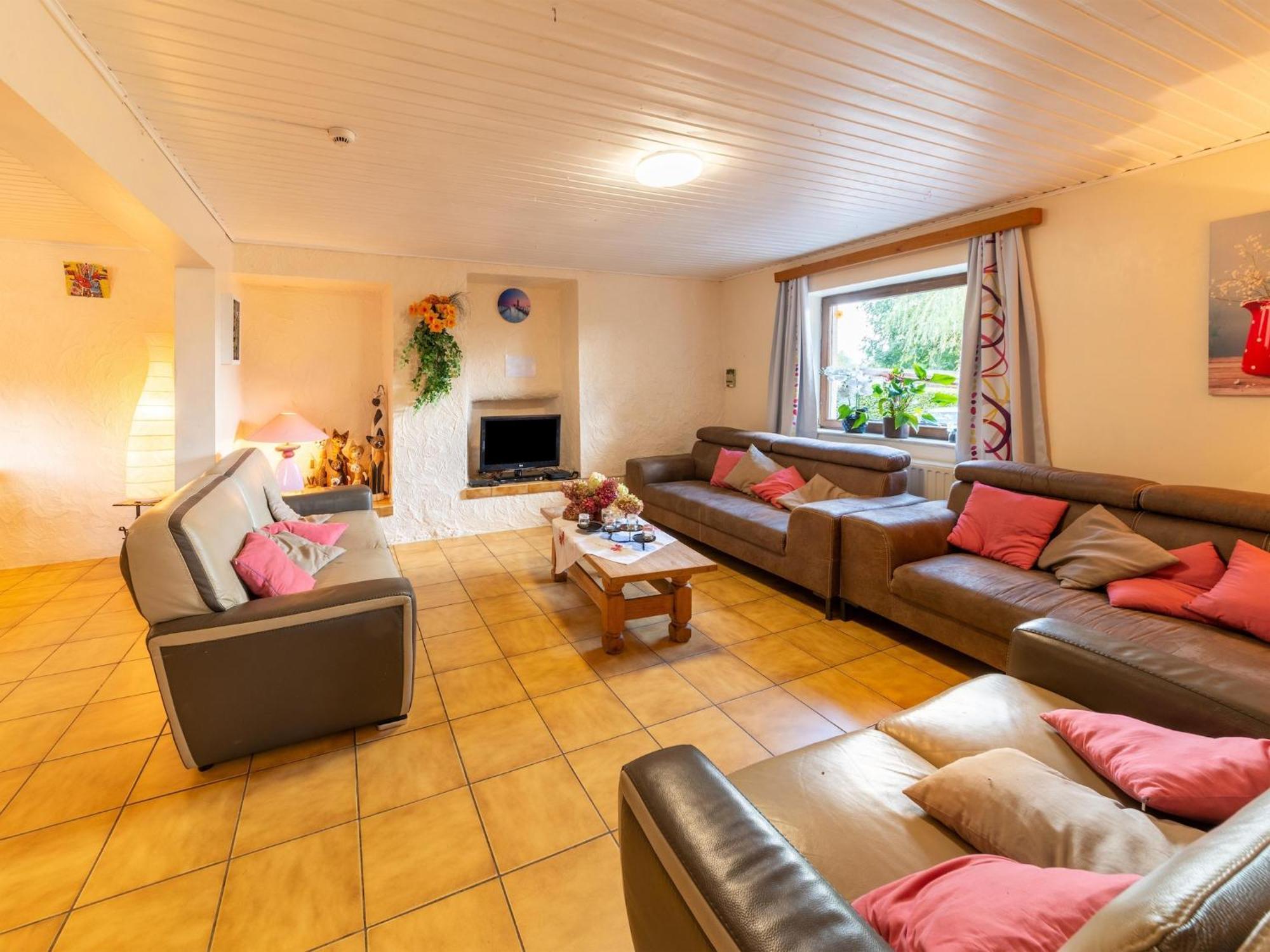 Wonderful Holiday Home In Montleban With Sauna Exteriör bild
