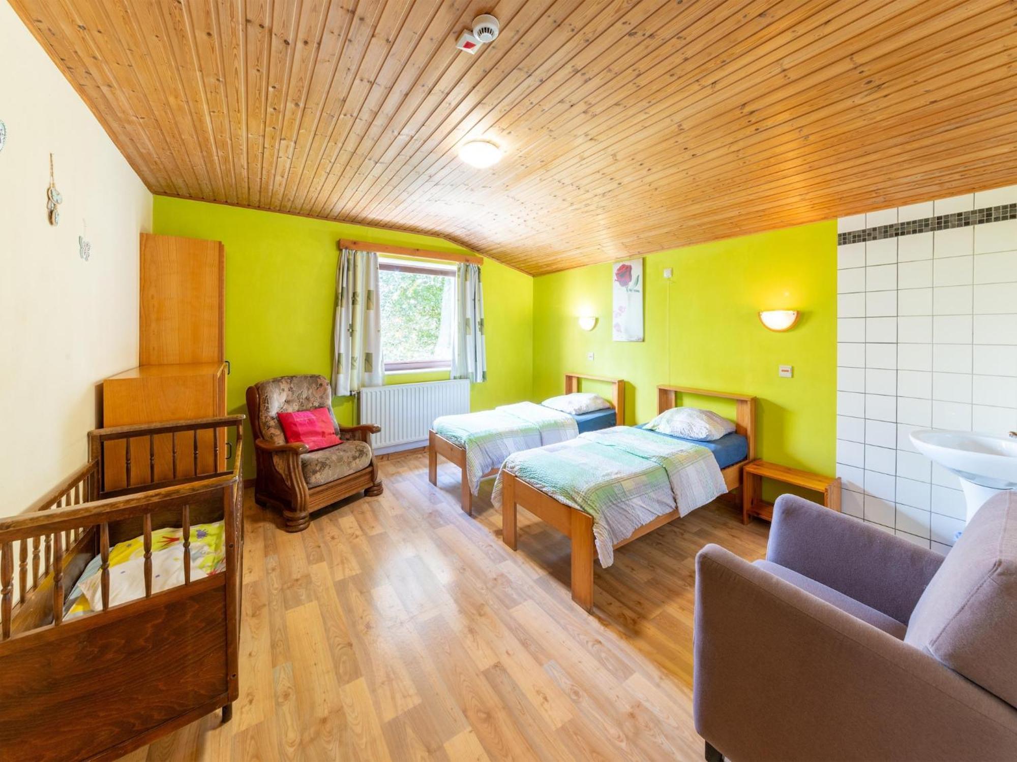 Wonderful Holiday Home In Montleban With Sauna Exteriör bild